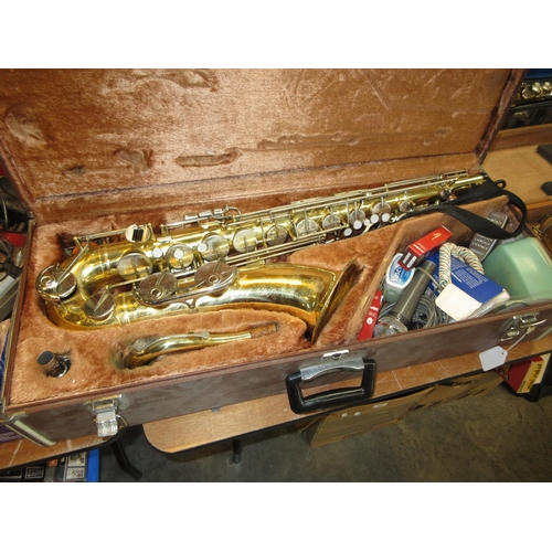 Yamaha Saxophone YTS-23, 005786, with Case