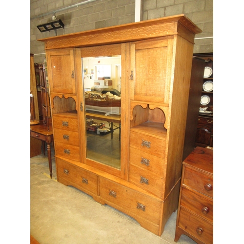 696 - Arts & Crafts Oak Centre Mirror Door Wardrobe, 168x51x199cm h