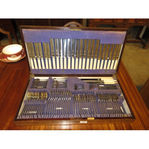 194 - Hendersons Dundee Oak Canteen of Silver Plated Cutlery, 12 place setting, hinges broken