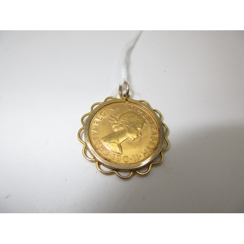 435 - 1967 Gold Sovereign Mounted in 9ct Gold as a Pendant, 9.73g total
