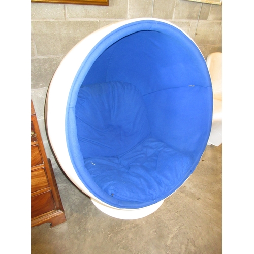 542 - After Henrik Thor-Larsen, Modern Egg Type Chair