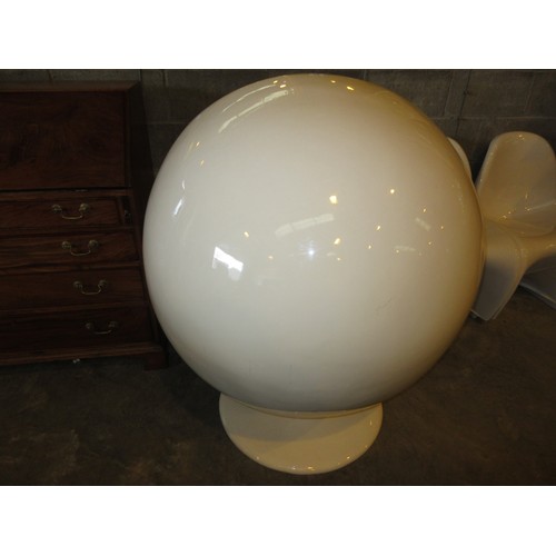 542 - After Henrik Thor-Larsen, Modern Egg Type Chair