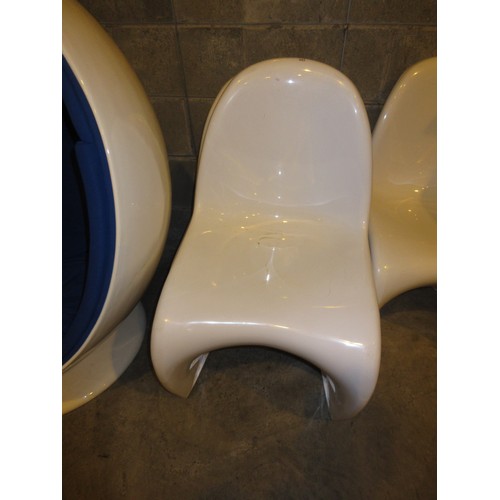 543 - After Verner Panton, Set of 4 S Form Stacking Chairs