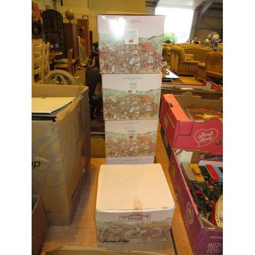 21 - Five Vintage David Winter Cottages, boxed