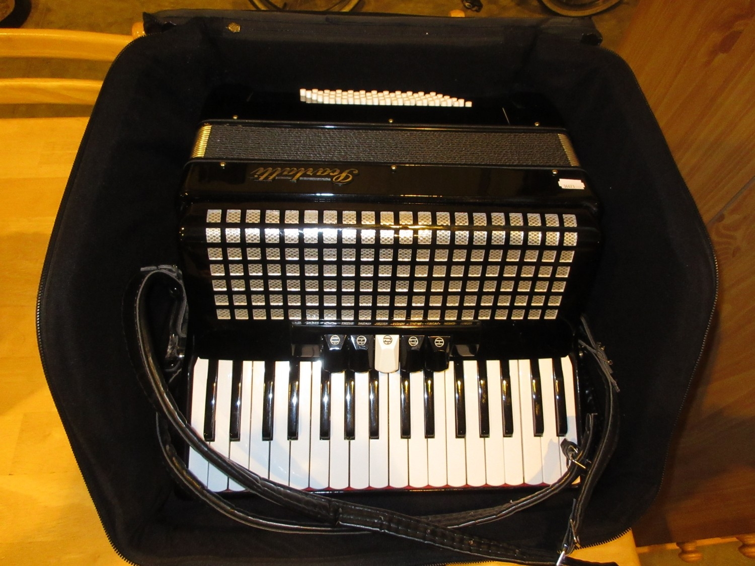 Scarlatti 72 Button Accordion with Case