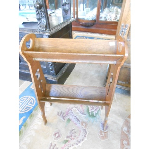 47 - An Edwardian mahogany and satinwood crossbanded occasional table with square top, on slender legs un... 