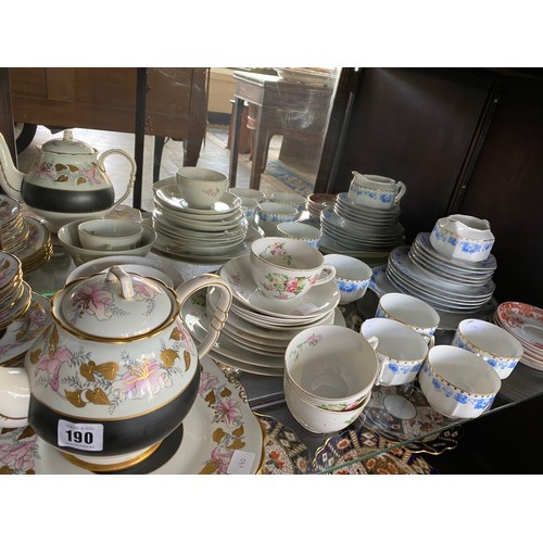 190 - A selection of floral and other decorative tea china