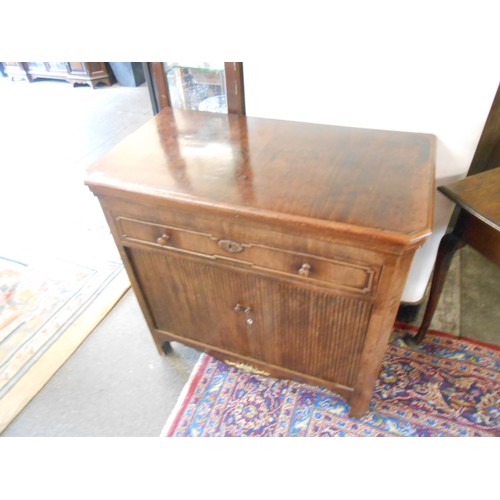 94 - A French mahogany writing table with hinged top enclosing writing surface, candleslides to each end,... 