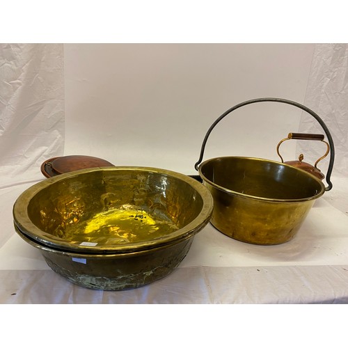 302 - Three preserve pans, copper kettle and copper warming pan