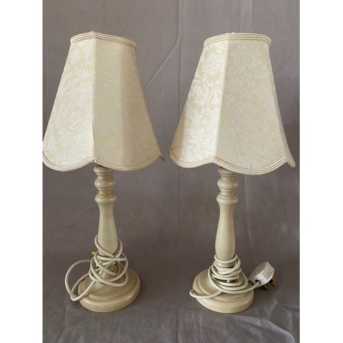 30 - A pair of modern cream sprayed tablelamp bases, a pair of cream glazed panelled tablelamp bases, a t... 