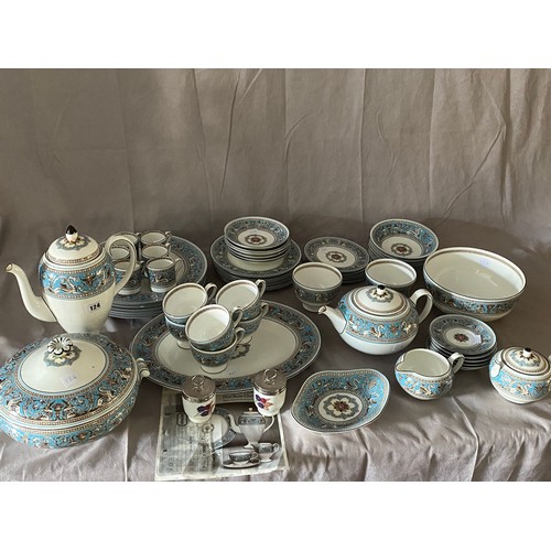 124 - An extensive Wedgwood Florentine dinner and tea service comprising:- six dinner, six dessert and six... 