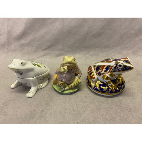 105 - A Royal Crown Derby paperweight in the form of a frog, a Beswick Beatrix Potter figure of Jeremy Fis... 