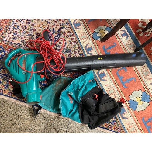 39 - A Bosch electric leaf collector and blower with collecting bag