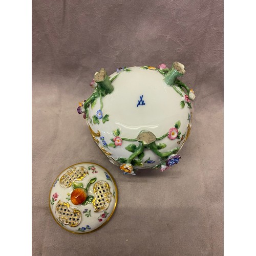 106 - A Meissen porcelain flower encrusted pot pourri with strawberry finial, painted flowers in reserves ... 