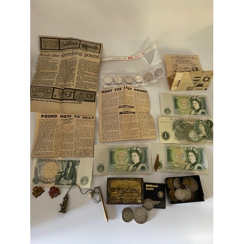 325 - A collar box containing a selection of £1 notes, pre 47 silver coins etc..