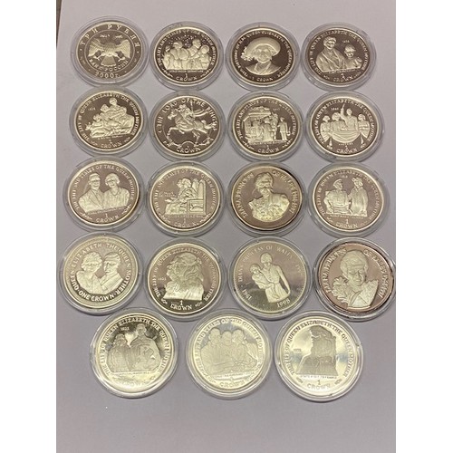 312 - Nineteen silver commemorative medallions various including Princess Diana and the Queen Mother