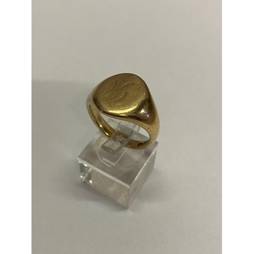 271 - A 9ct. gold signet ring