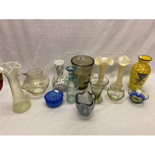 125 - Thirteen items of Art Glass, some signed