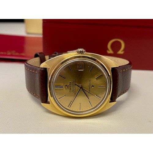 271 - A gentleman's Omega Constellation Automatic Chronometer wristwatch, gold dial, date aperture, in an ... 