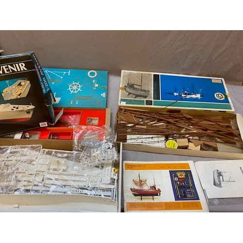 279 - A Heller Humbrol 1.200 Avenir model kit, boxed and a Building Boat kit and accessories