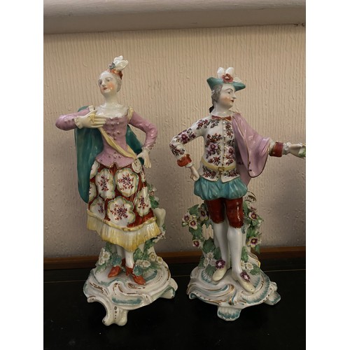 133 - A pair of 18th Century Derby Patch period Ranleigh dancers, male and female, each in pink, blue and ... 