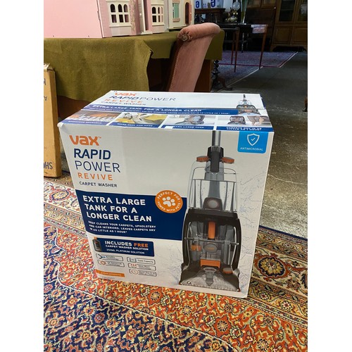 55 - A Vax Rapid Power Revitive carpet cleaner, as new, boxed