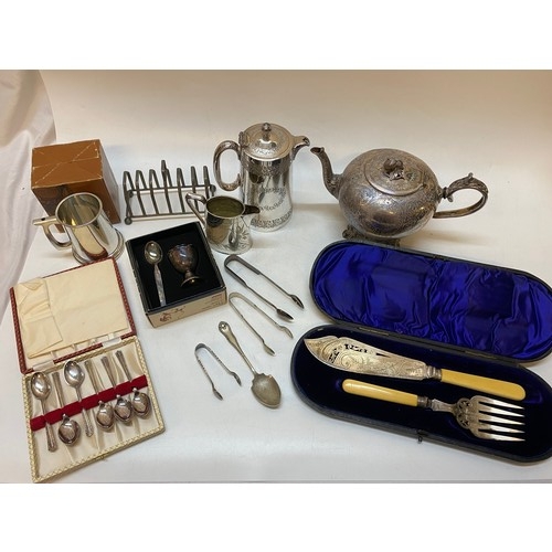 261 - Plate comprising:- marmalade jar, Arthur Price ladle, boxed, selection of flatware, crochet hook, ca... 