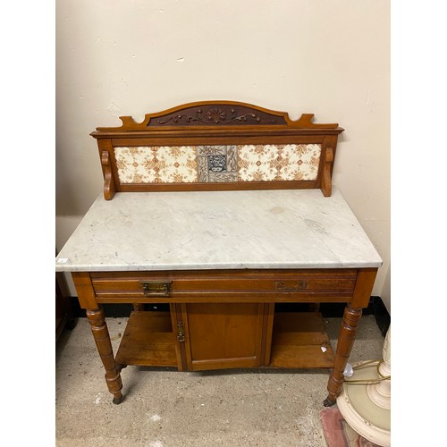 34 - A Victorian dressing table with painted decoration, fitted mirror, two jewel drawers, frieze drawer,... 