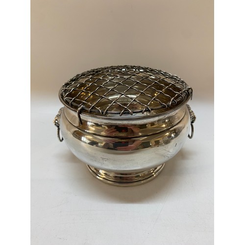 188 - A Regent silver rose bowl with lion mask ring handles, on circular base - Sheffield 1975, makers mar... 