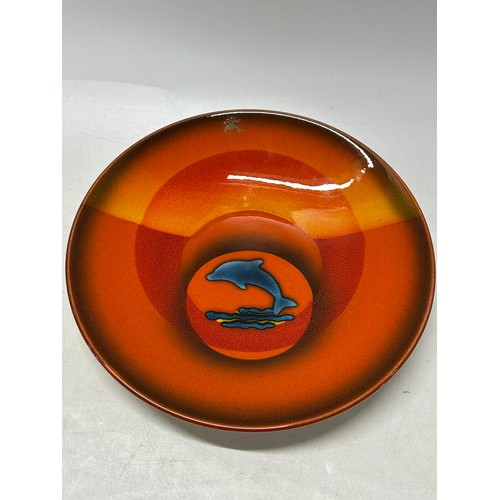 85 - A Poole Pottery small limited edition charger - Final Edition The Poole Dolphin, no,. 167 of 1000, c... 