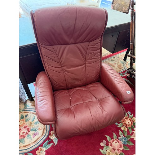 40 - A Stressless brown leather reclining chair