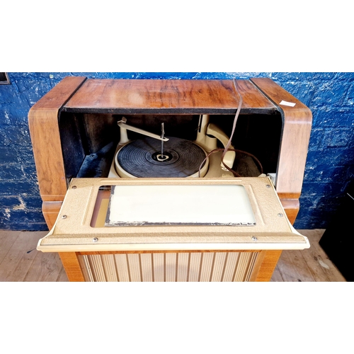 255 - Vintage Regentone radiogram in a walnut veneered cabinet