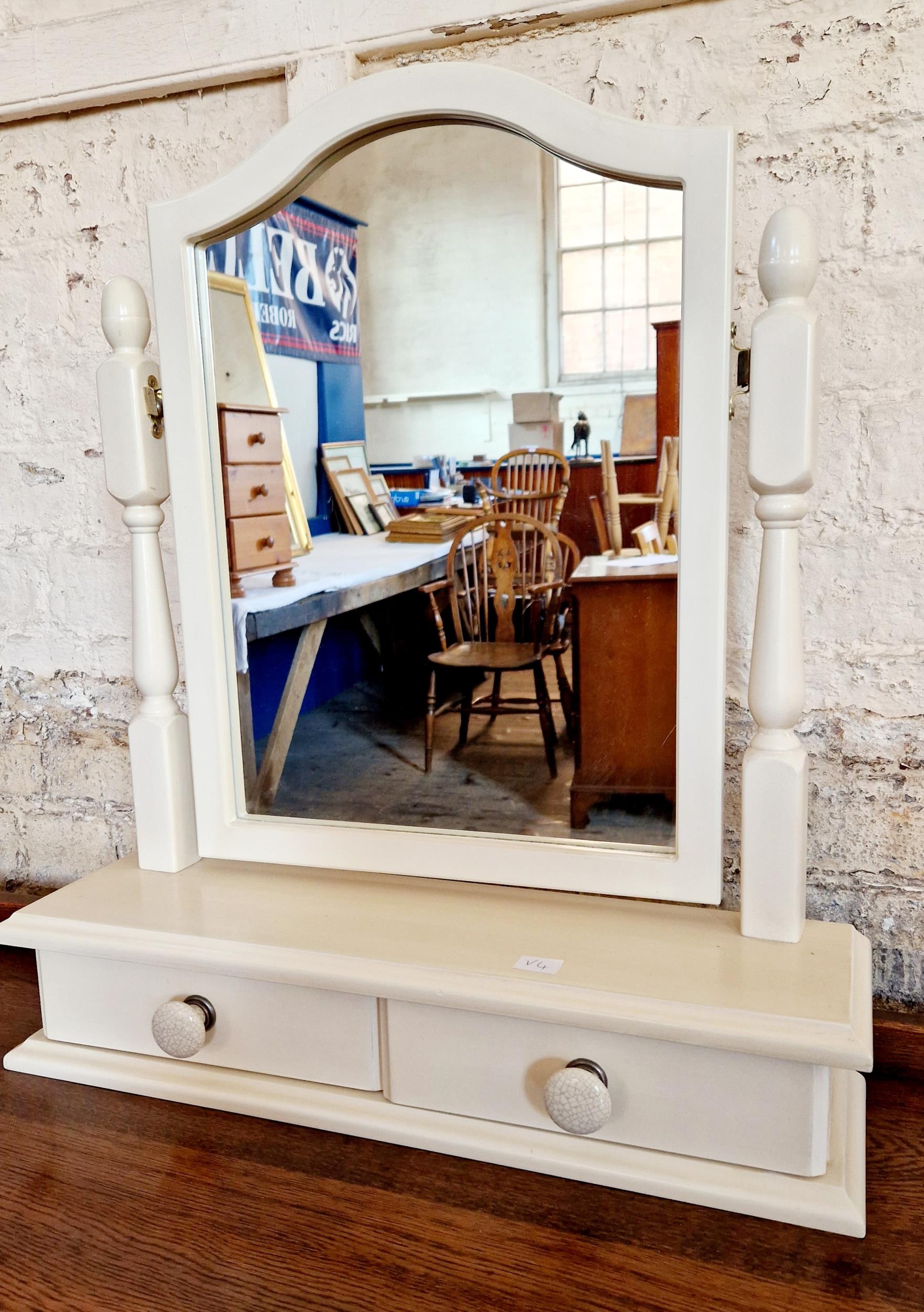 Kingstown Signature four piece bedroom suite comprising chests of three