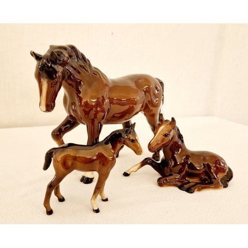 91 - Beswick gloss group of three - mare and two foals