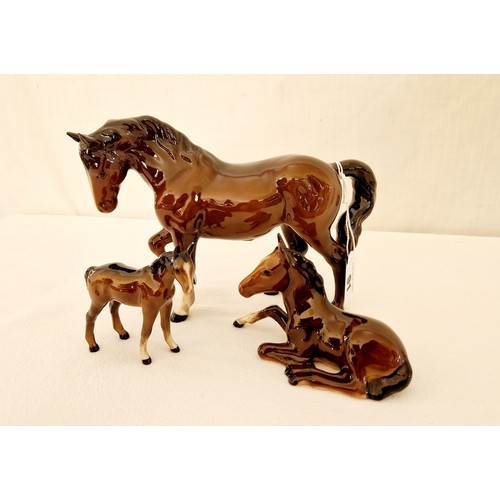 91 - Beswick gloss group of three - mare and two foals