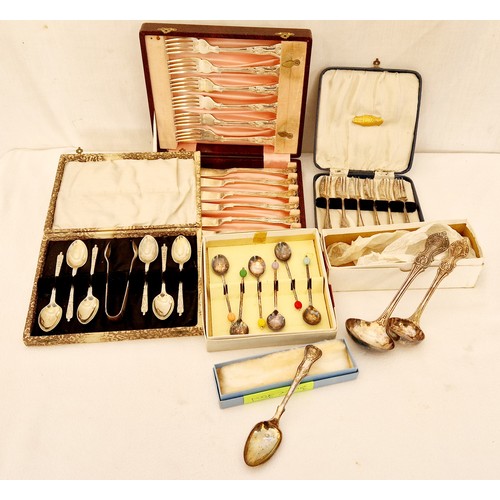 153 - Various cased cutlery incl. Kings pattern fish service, sauce ladles and a boxed Edinburgh 1877 silv... 