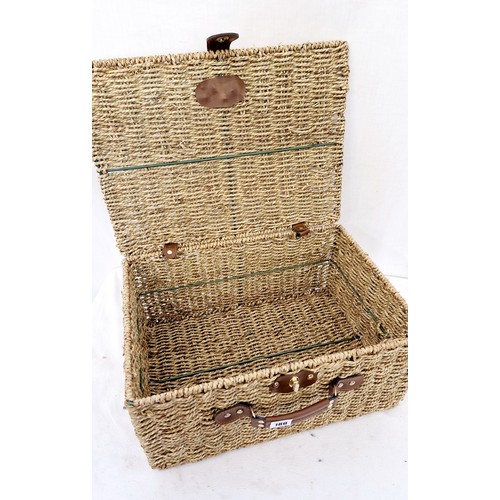 180 - Modern raffia hamper