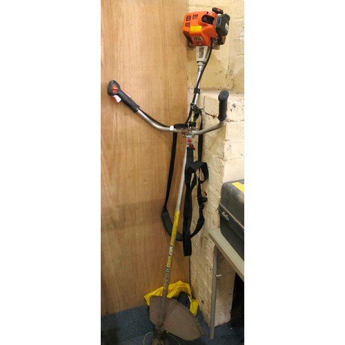 438 - Stihl FS85 petrol strimmer with harness