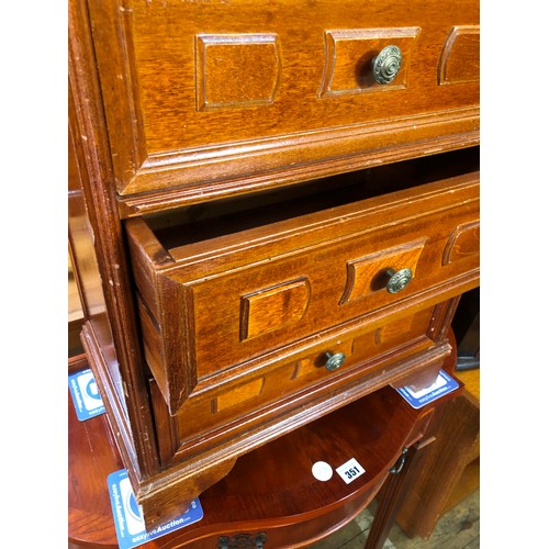 350 - Modern mahogany small chest of three drawers