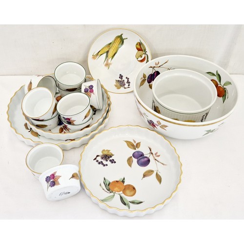 58 - Royal Worcester Evesham and Evesham Vale, approx. 16 pieces