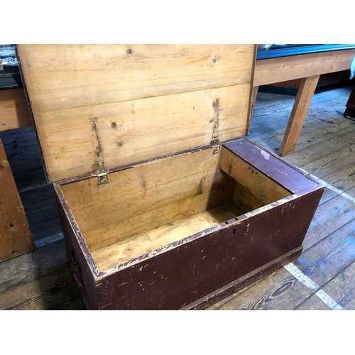 311 - Pine blanket box with internal candle box