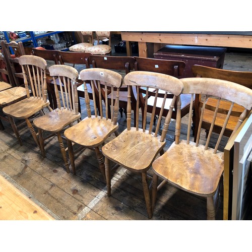 319 - Five Victorian spindle back kitchen chairs with scalloped seats