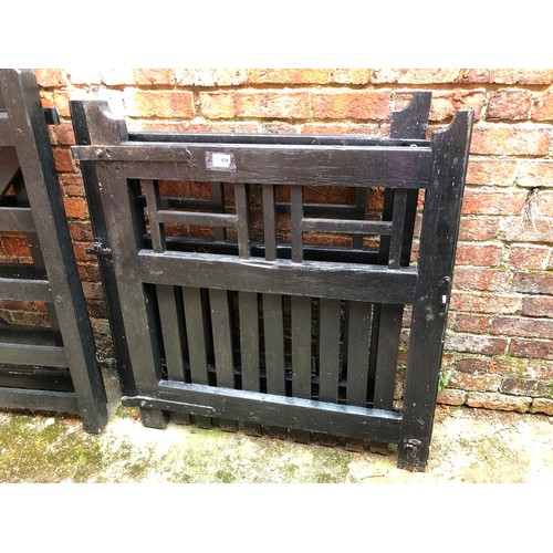 420 - Pair of wooden slatted driveway gates