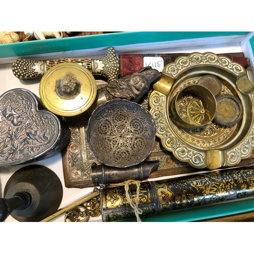 181 - Various collectors items incl. ivorine gaming counters and pieces, thimbles and various items of met... 