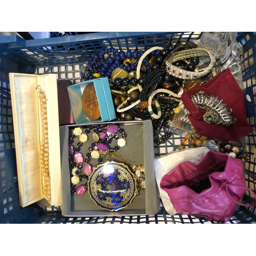 185 - Basket of costume jewellery