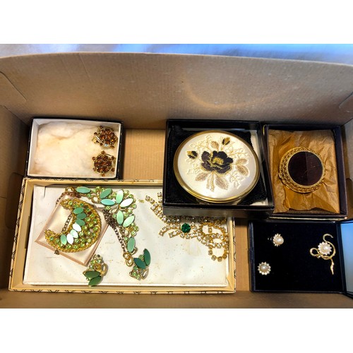 187 - Box of costume jewellery