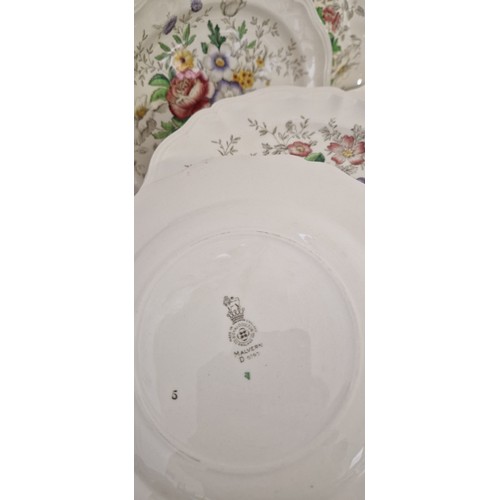 53 - Large qty of Royal Doulton Malvern dinnerware