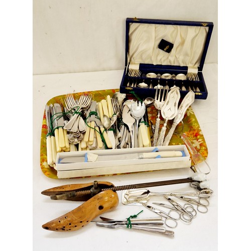 75 - Qty of bone handled and EPNS flatware and shoe tree