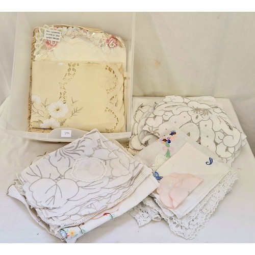 96 - Qty embroidered and lace table linen