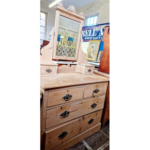 334 - An Edwardian pine dressing chest with 2 over 2 drawers